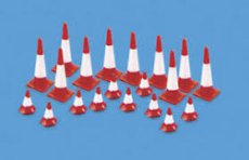 5008 5008 HO Traffic Cones Small & Large.