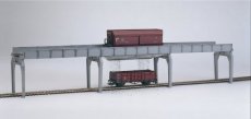 61122 Functioning unloading bridge as a concrete replica.